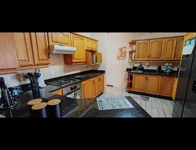 3 BEDROOM HOUSE FOR SALE IN VANDERBIJLPARK SE 4